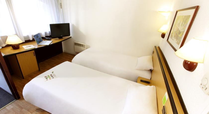 Ampaline Hotel - Perigueux Boulazac Bagian luar foto