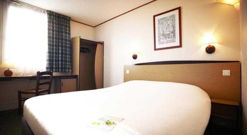 Ampaline Hotel - Perigueux Boulazac Bagian luar foto