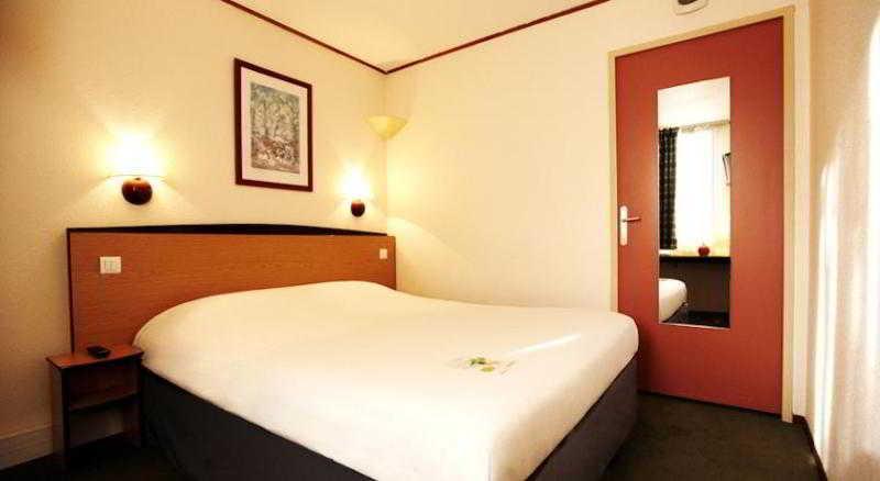 Ampaline Hotel - Perigueux Boulazac Bagian luar foto