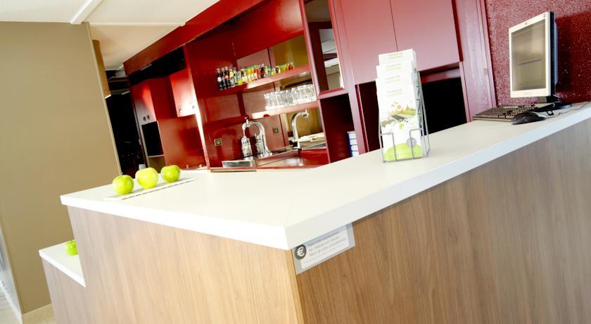 Ampaline Hotel - Perigueux Boulazac Bagian luar foto