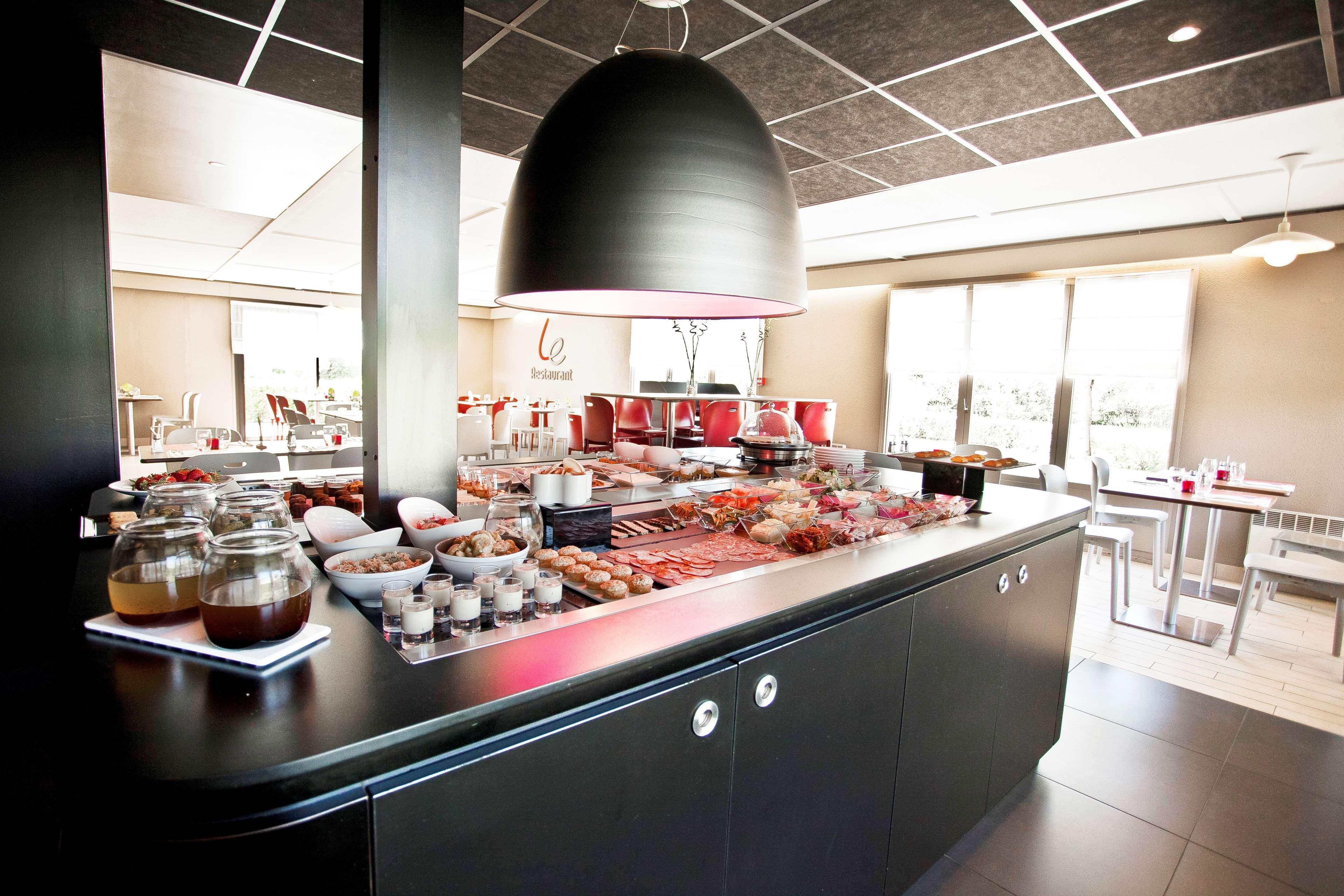 Ampaline Hotel - Perigueux Boulazac Bagian luar foto
