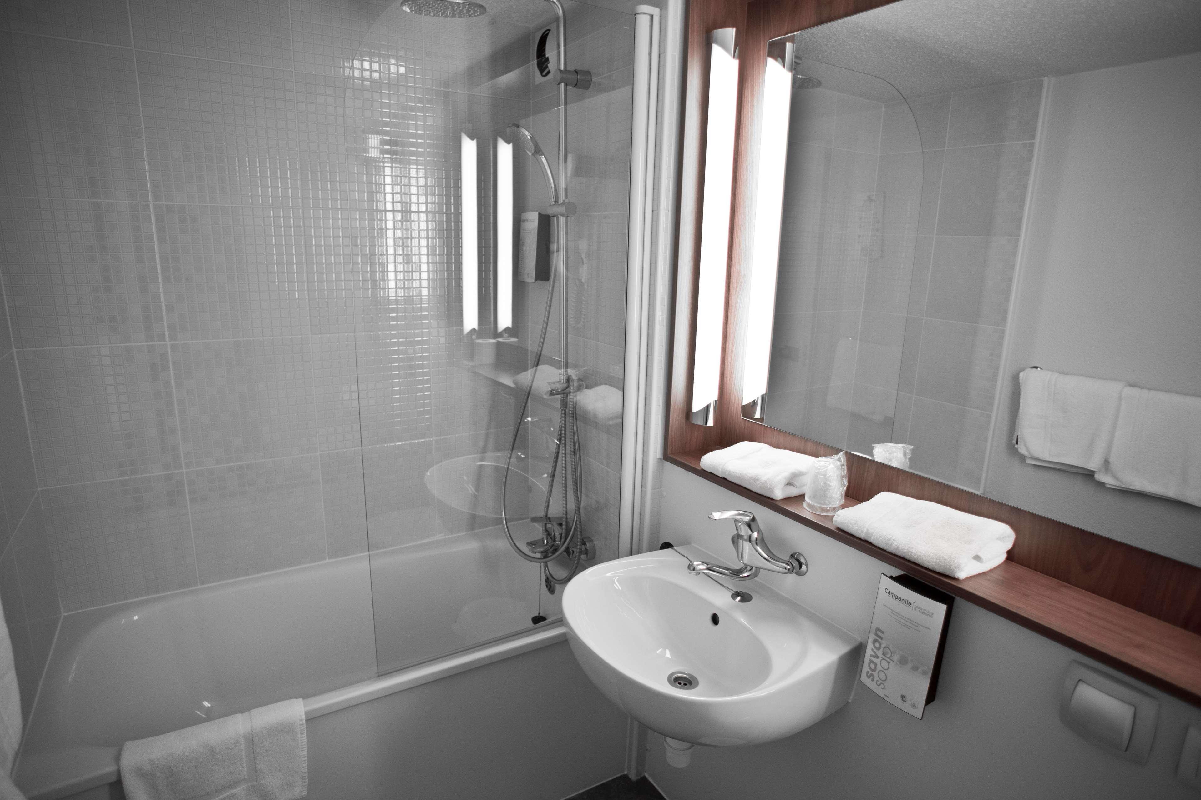 Ampaline Hotel - Perigueux Boulazac Bagian luar foto