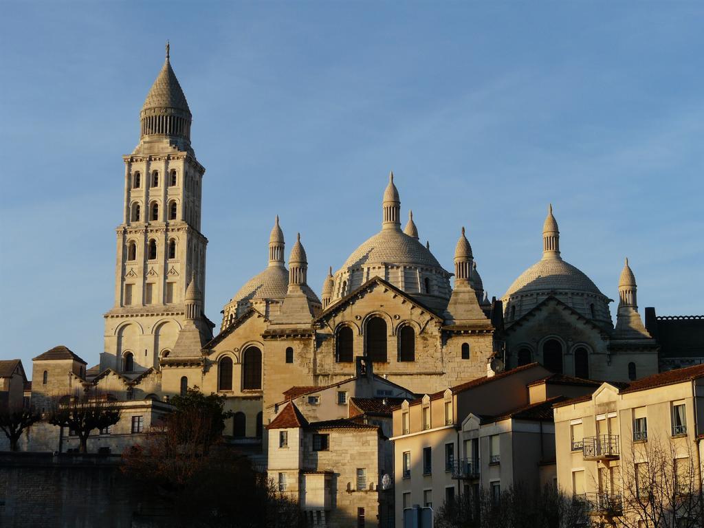 Ampaline Hotel - Perigueux Boulazac Bagian luar foto
